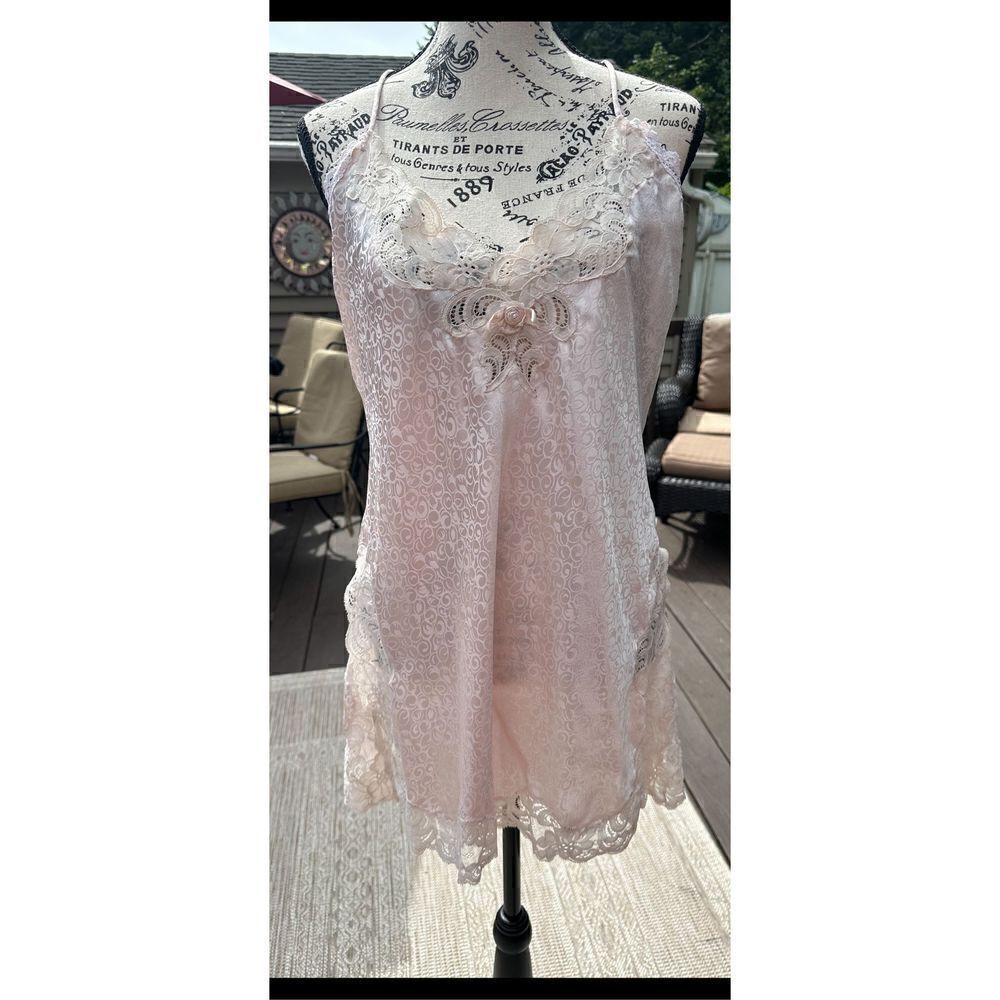 Vintage Dior -Christian Dior vintage, gorgeous and ￼Rare find pal pink Silk ling